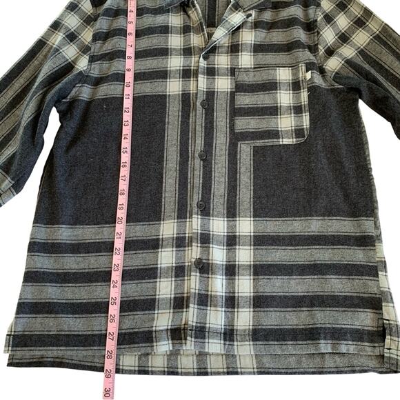 Via Penny Lane Reworked Apparel | Guns N’ Roses Custom Upcycled Gray Flannel - Picture 8 of 10